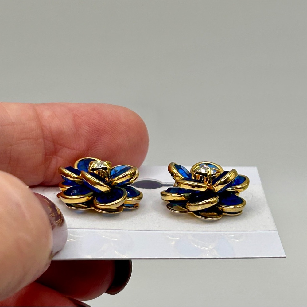Sparkling Blue and Gold Flower Cluster Earrings - Picture 9 of 12